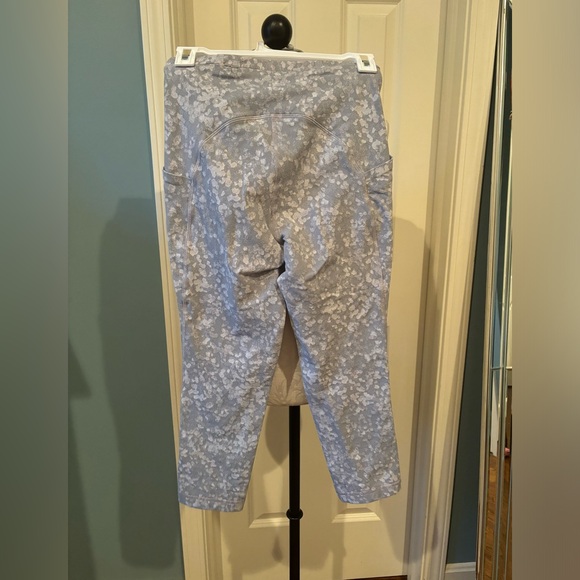 Lululemon Swift Speed High-Rise Crop - Picture 7 of 13